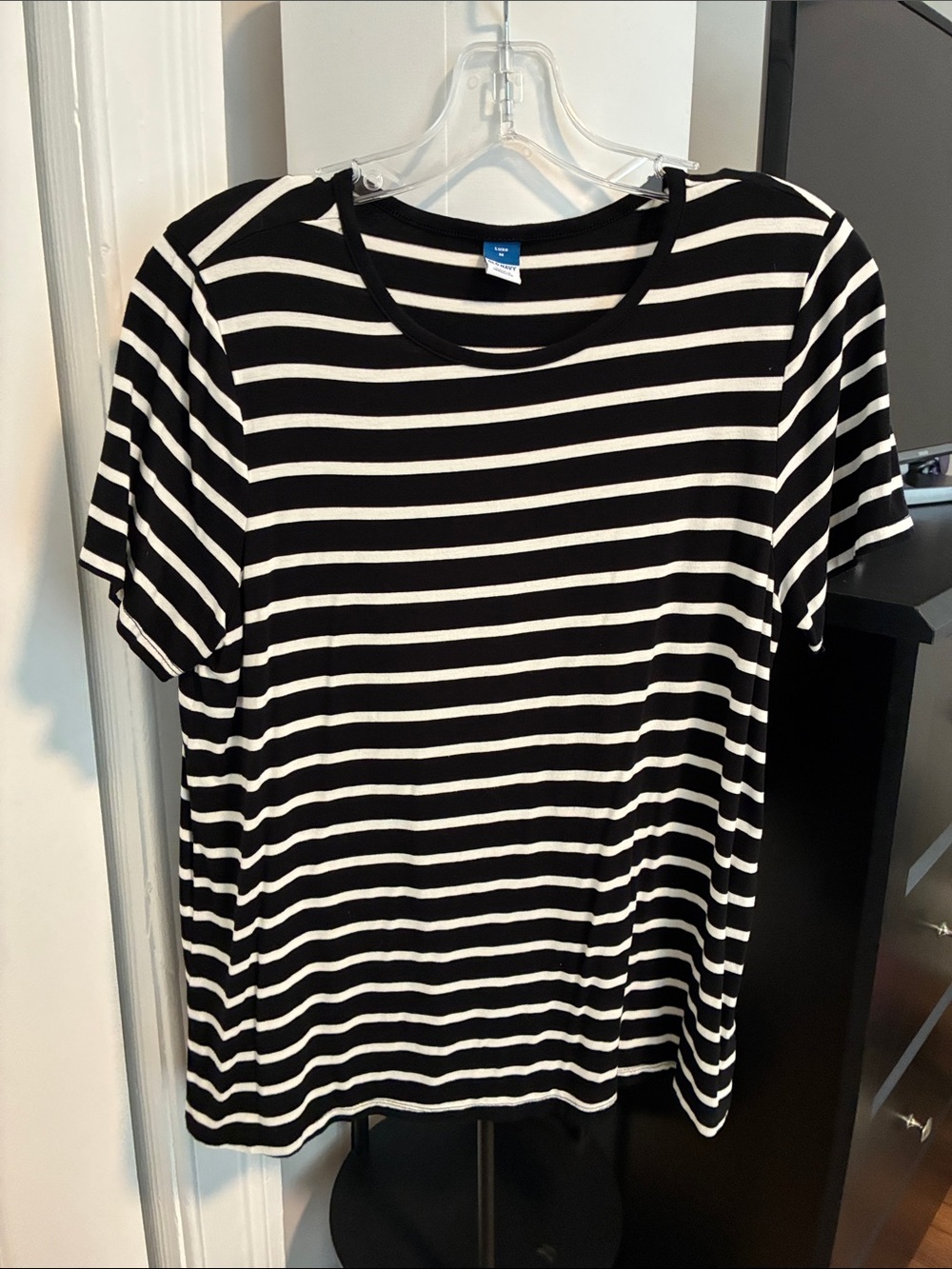 Old Navy Black and White Striped Short Sleeve Tee